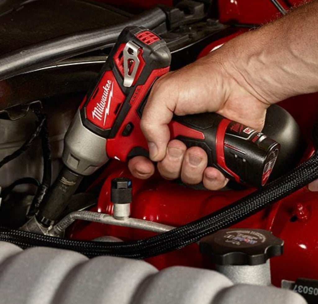 Milwaukee 2463-21RS M12 3/8-Inch Impact Wrench and Tire Inflator 1.5Ah Combo Kit